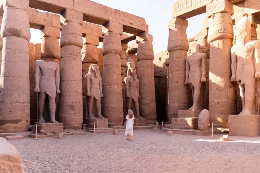 Luxor: Private Full-Day Luxor Highlights Tour with Pickup - Valley of the Kings: spectacular tombs, practical limits
