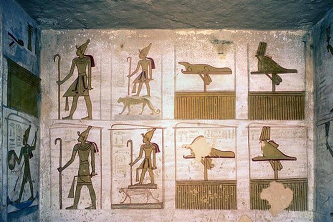 Luxor Private Tour: West Bank - Valley of Kings, Hatshepsuit & Colossi of Memnon - A short but worthwhile stop at the Colossi of Memnon