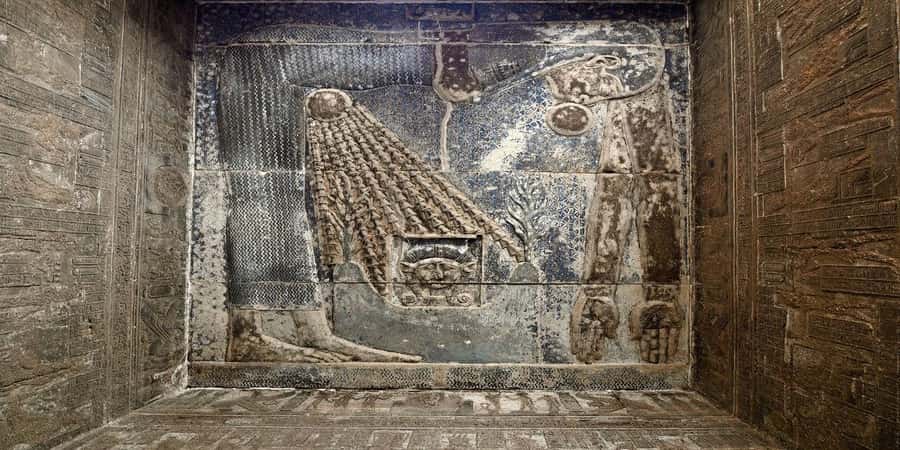 Luxor: Shared Half-Day tour of Dendera Temple with guide - The zodiac, blue ceilings, and details worth watching