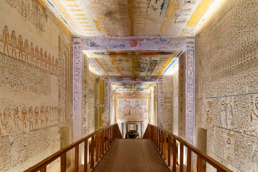 Luxor: West and East Banks All-Inclusive Tour & Balloon Ride - The Valley of the Kings: Tombs Below the Hills