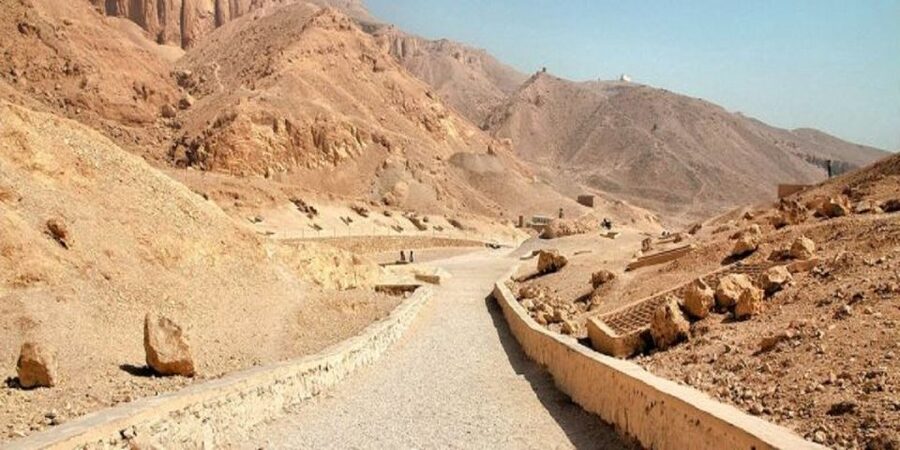 Luxor: West Bank Kings and Queens All-Inclusive Tour & Lunch - Egyptian Lunch After the Monuments