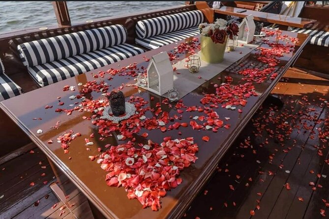 Luxury Private Felucca on the Nile with Lunch - Choosing between breakfast, lunch, and dinner