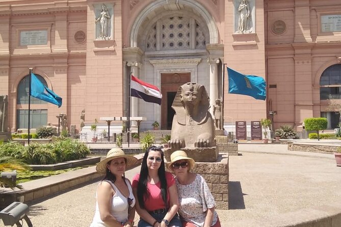 Luxury Private Tour Giza Pyramids ,Egyptian Museum and Bazaars - Giza and the three great pyramids