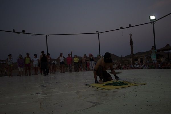 Makadi Bay: Jeep Safari Adventure with Bedouin guide - Looking up at the desert night sky
