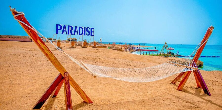 Makadi Bay: Nature with Snorkeling & Lunch Paradise Island - How the crew shapes the experience