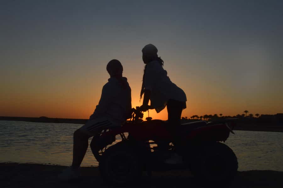 Makadi Bay: Sunrise Quad & Traditional Oriental Breakfast - Group size, pace, and photo help