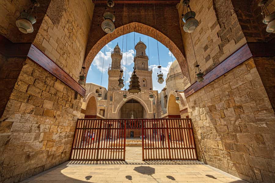 Old Cairo Guided Walk Tour: History, Culture & Street Bites - Al-Hussein Mosque brings a spiritual pause