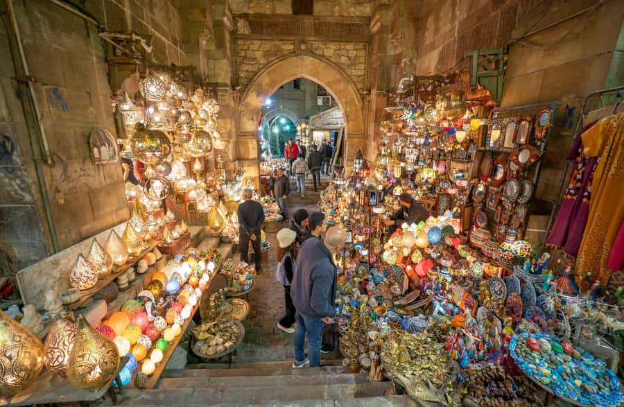 Old Cairo Guided Walk Tour: History, Culture & Street Bites - Khan el Khalili and the art of buying nothing