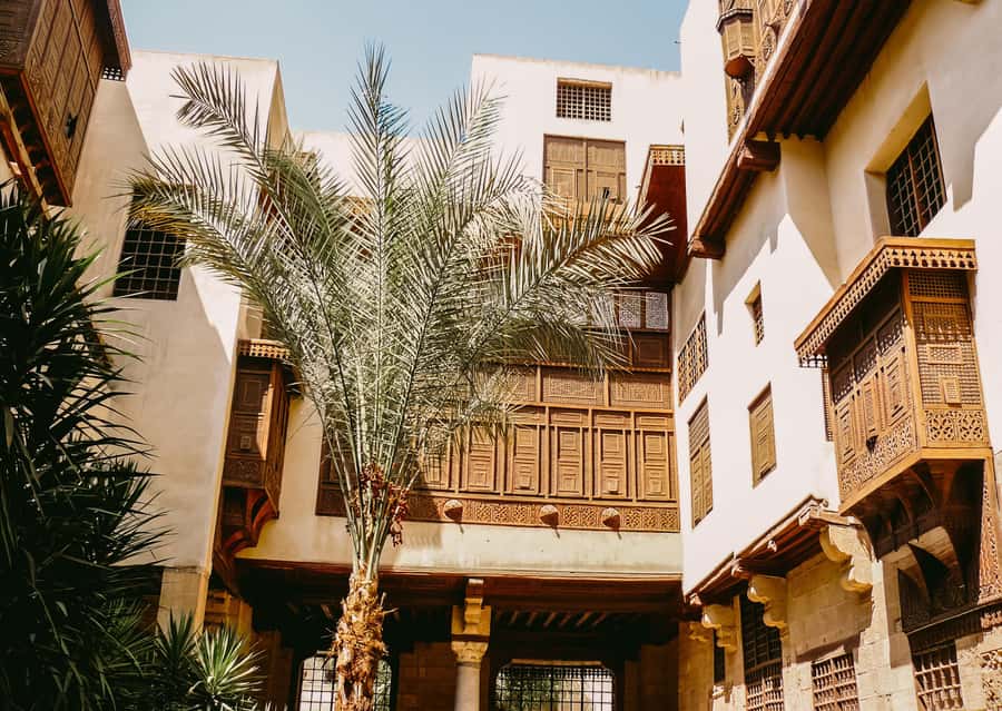 Old Cairo Guided Walk Tour: History, Culture & Street Bites - Al-Hakim Mosque and the quiet side of Islamic Cairo