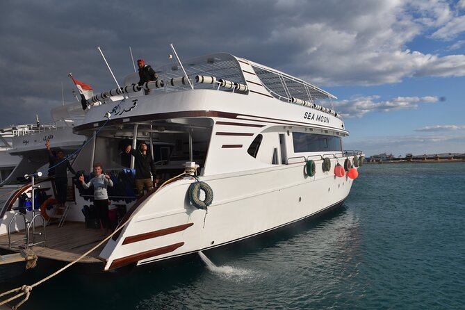 Orange Bay sea trip VIP - Group size, comfort, and the VIP label