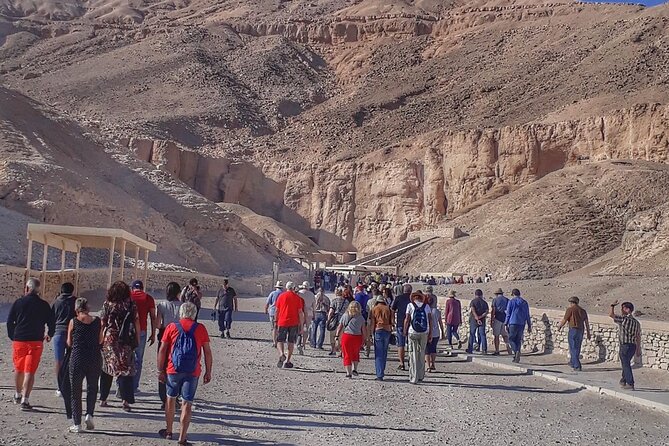 Overnight Luxor Tours by train from Cairo with Hot Air Balloon and much more - The 9 p.m. train from Giza