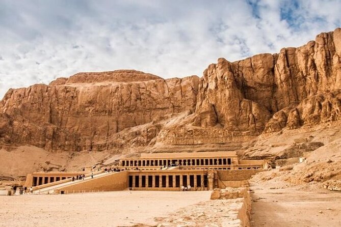 Overnight Trip To Luxor From Cairo - Valley of the Kings: tombs, color, and heat