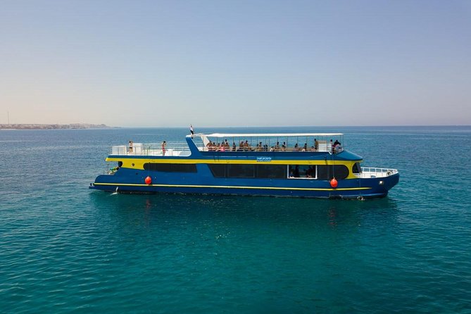 Paradise Catamaran Conquest 2 Hours Semi Submarine & snorkeling - Hurghada - Thirty minutes of guided snorkeling