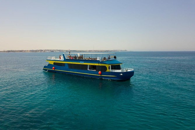 Paradise Catamaran Conquest 2 Hours Semi Submarine & snorkeling - Hurghada - Seeing the Red Sea through glass at 4 meters