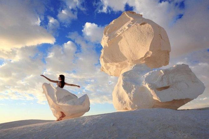 Private 2 Days Jeep Safari to White Desert and Bahariya Oasis - Crystal Mountain and the Agabat Area