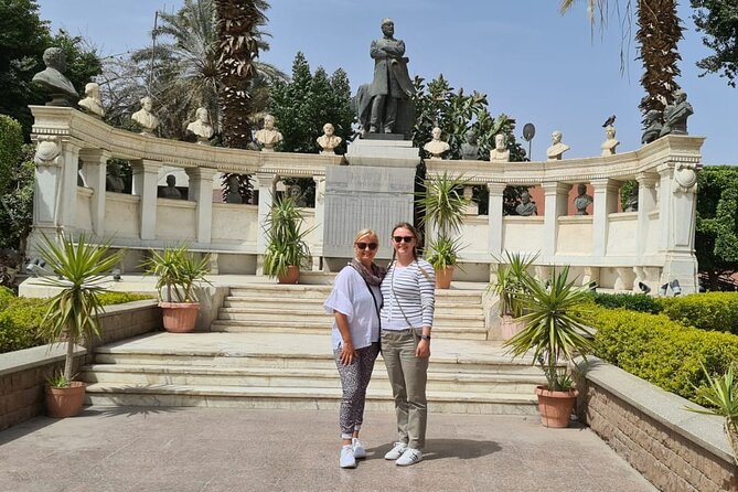 Private Cairo Excursion from Hurghada Makadi Bay Soma Bay Sahl Hasheesh Elguna - Lunch with a view of the pyramids