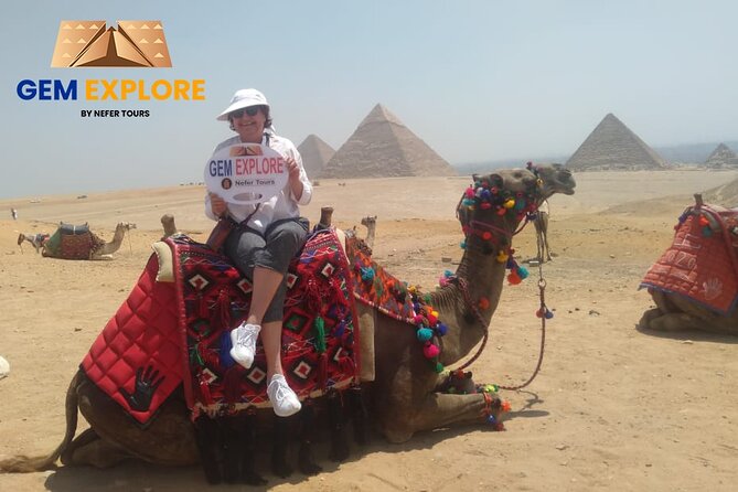 Private Day Tour Giza Pyramids, Egyptian Museum &Khan El-Khalili - Giza Pyramids: a powerful but busy beginning