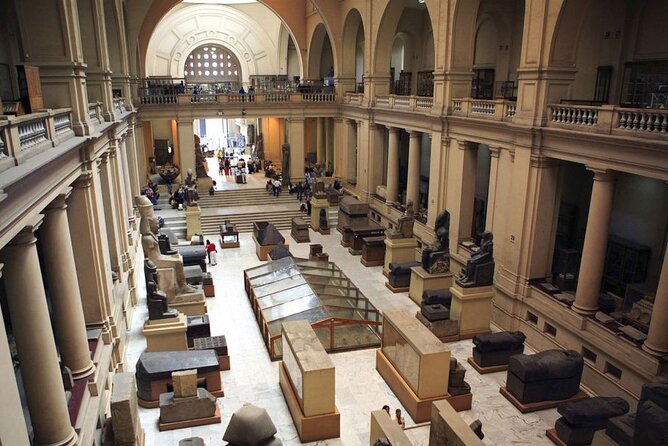 Private Day Tour Pyramids of Giza, Egyptian Museum and Bazaars - Guides Ihab and Rania