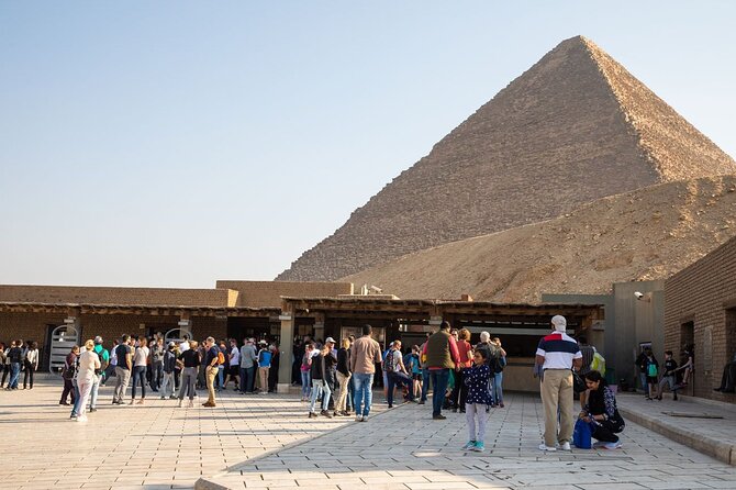 Private Day Tour Pyramids of Giza, Egyptian Museum and Bazaars - The Egyptian Museum in a Two-Hour Visit