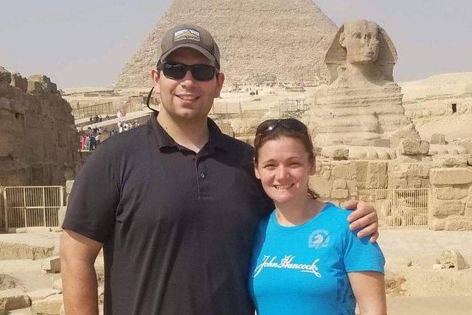 Private Day Tour to Giza Pyramids and Egyptian Museum from Cairo with Guide - What the 25-minute camel ride adds