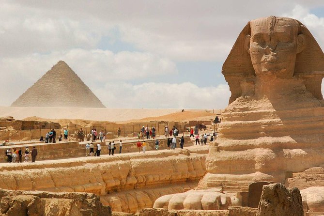 Private Day Tour to Giza Pyramids, Memphis, Sakkara and Dahshur - Giza Plateau: your first look at the famous three