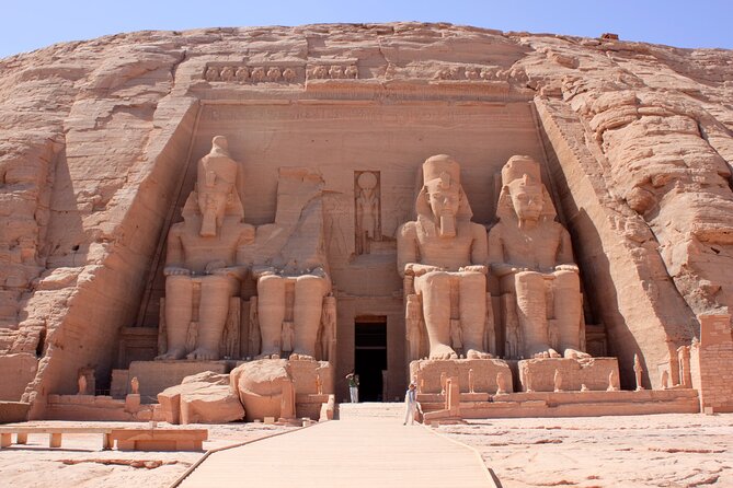 Private Day Trip to Abu Simbel Temple with Guide from Luxor - Meeting the guide at Abu Simbel