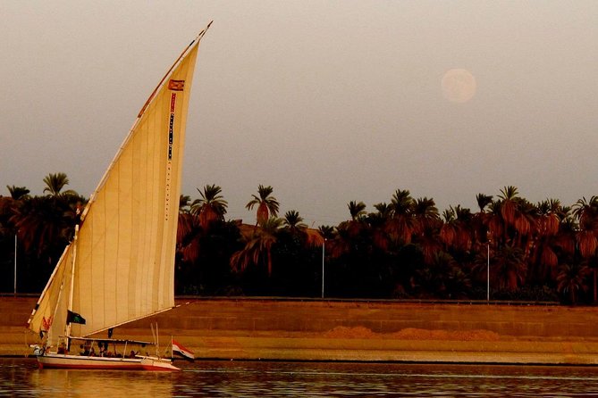 Private Egyptian Felucca Ride On The Nile With traditional lunch - Lunch choices are local, quick, and informal
