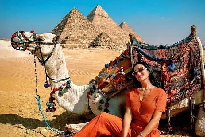 Private Full Day Tour Giza Pyramids Memphis Sakkara with Lunch - Giza Pyramids: the big first impression