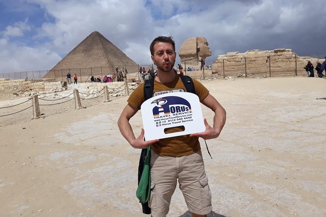 Private Full-Day Tour to Giza Pyramids, Memphis and Sakkara - Lunch at a local restaurant