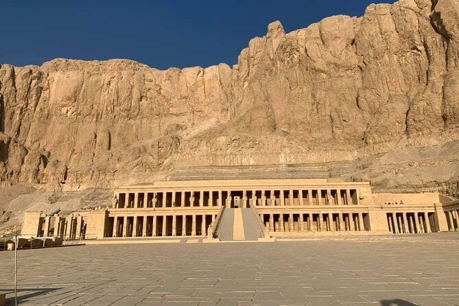 Private Full day tour to West and East Bank of Luxor - Starting in the Valley of the Kings