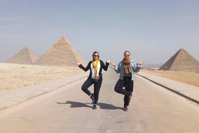 Private Full-Day Tour Visiting Giza Pyramids, Egyptian Museum and Old Market - The panoramic viewpoint and Giza Plateau