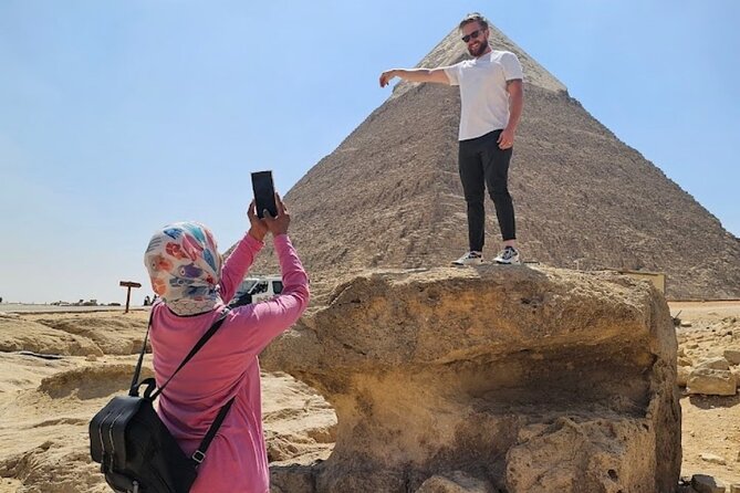 Private Giza Pyramids,Sphinx,camel,lunch, 2 tombs,Great Pyramid - Key points at a glance