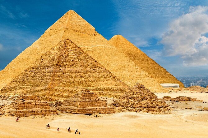 Private Giza Pyramids & Sphinx Day Tour with Lunch from Cairo - The Panoramic View Brings It Together