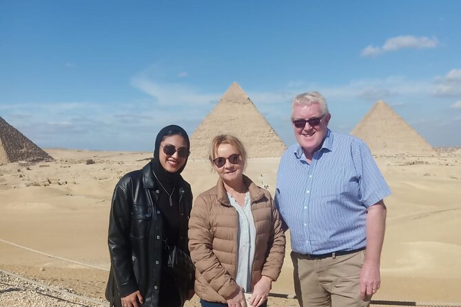 Private guide's trip to Giza pyramids, Great sphinx valley temple - Why private guidance helps at Giza