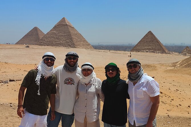 Private Guided Tour of Giza Pyramids and the great Sphinx - A local lunch: falafel or koshary