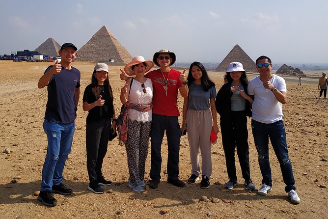 Private Guided Tour of Giza Pyramids and the great Sphinx - Meeting the pyramids at Giza