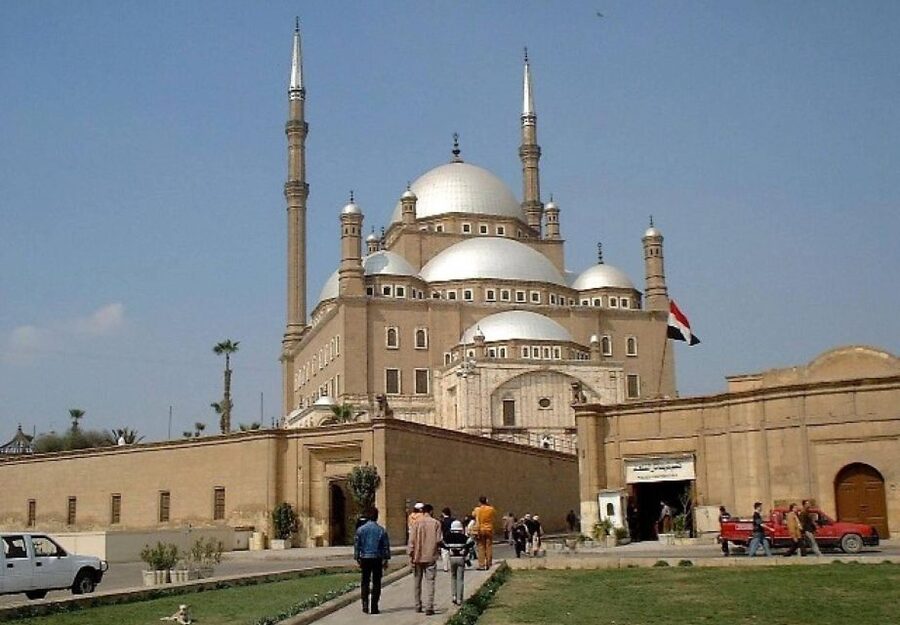Private Half Day Tour To Islamic Cairo - Al-Azhar Mosque, a center of learning