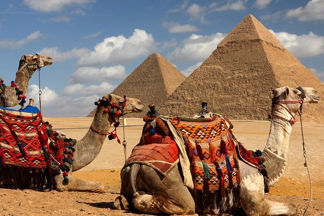 Private Tour: Day Trip to the Pyramids and Sphinx from Cairo - Entering the Great Pyramid of Khufu