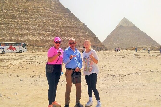Private Tour: Giza Pyramids & Cairo Museum & Bazaar(All included) - Lunch with a View of the Pyramids
