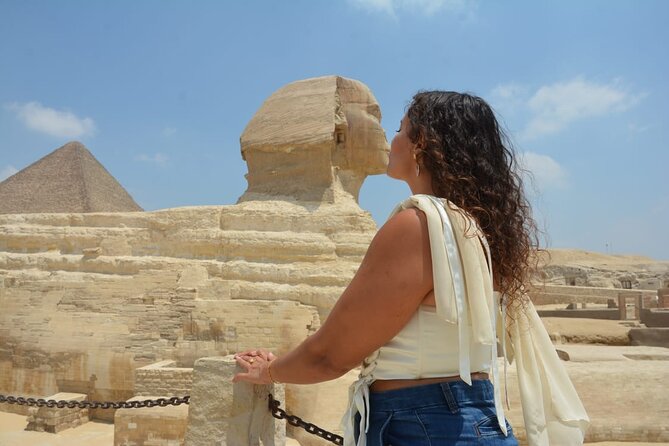 Private Tour: Giza Pyramids, Museum, Bazaar & Lunch Included - One hour in Khan El-Khalili Bazaar