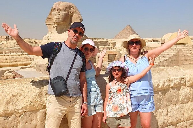 Private Tour: Giza Pyramids, Museum, Bazaar & Lunch Included - Guides are the main strength