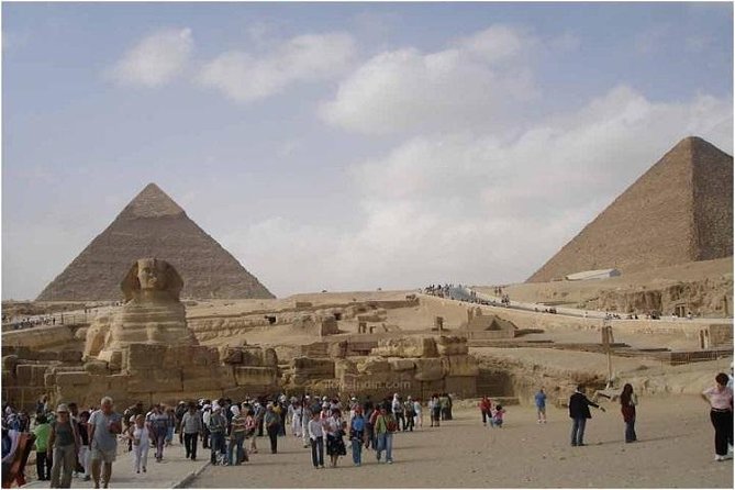 Private Tour: Pyramids of Giza Memphis Saqqara with Lunch - Giza’s three pyramids in a two-hour visit