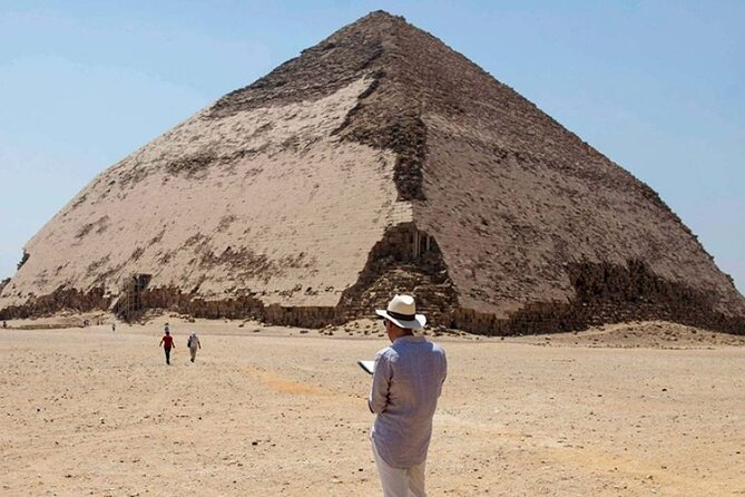 Private Tour to Giza Pyramids and Great Sphinx with Camel Ride - Menkaure, granite blocks, and the wide plateau view