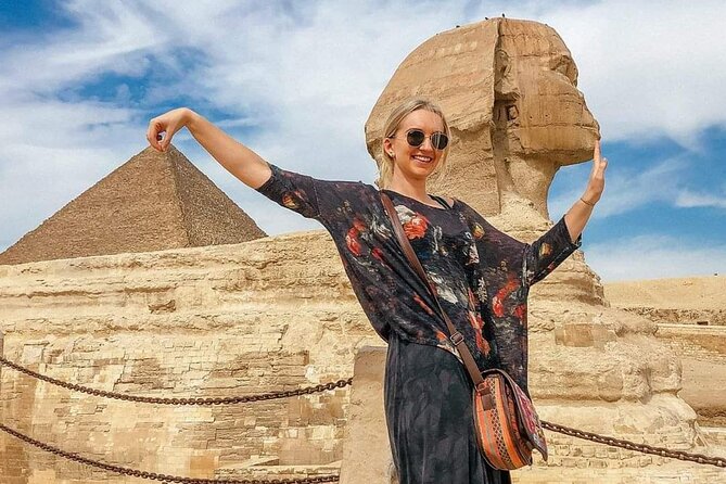 Private Tour to Giza Pyramids,Sphinx,Egyptian Museum&local lunch - Meeting the Great Pyramid of Khufu