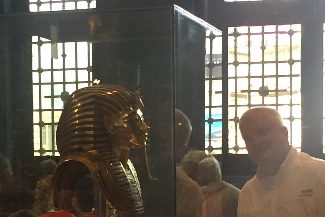 Private tour to Giza Pyramids,Sphinx,Egyptian Museum with Local Lunch - The guides and drivers make the biggest difference