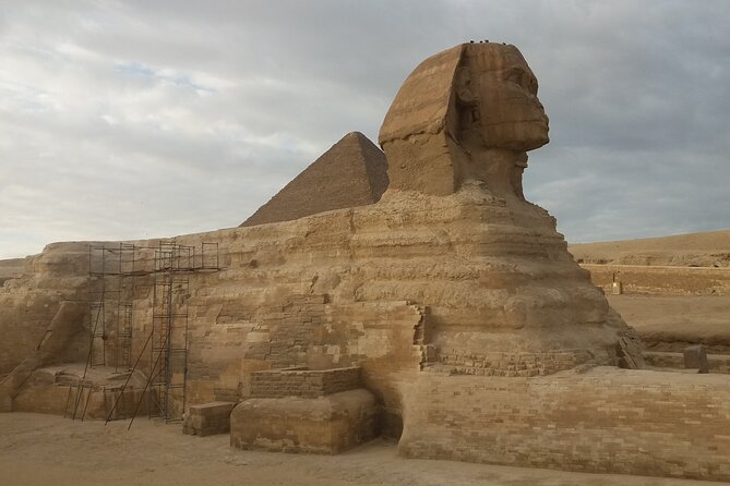 Private Tour to Giza pyramids Sphinx Sakkara and Camel Ridding - Seeing all three Giza pyramids