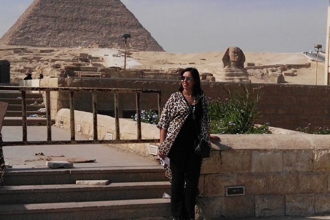 Private Tour to Giza Pyramids, Sphinx with Camel Ride and Lunch - A 20-minute camel ride around the pyramids