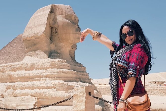 Private Tour to Giza Pyramids with 30 Minutes Camel Ride and Lunch - Seeing the three pyramids of Giza