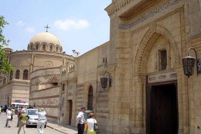 Private Tour To Old Cairo And Khan El Khalili Bazaar - How much help will the guide provide?