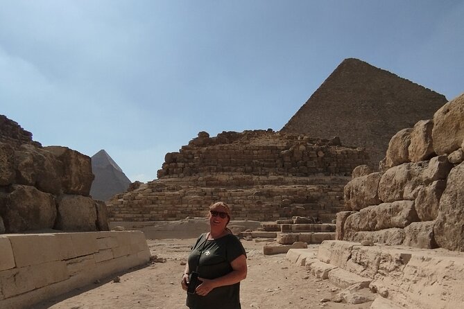 Private Tour To The Great Pyramids and Sphinx with lunch - Which guide style suits you best